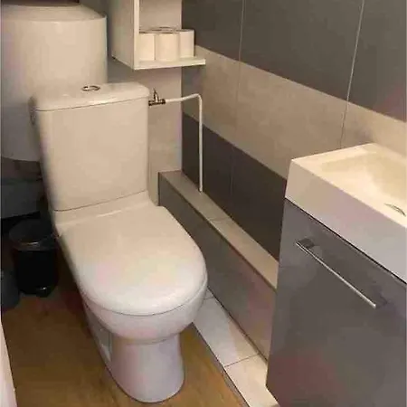 Superbe Porte Saint Martin Apartment