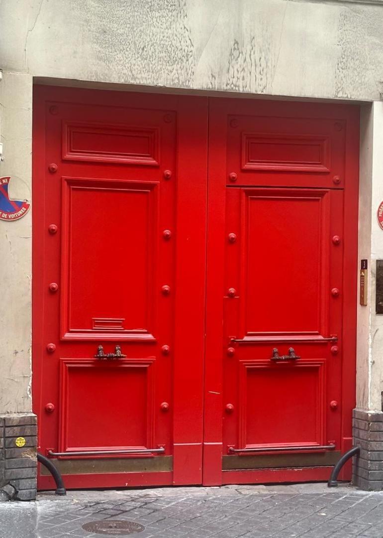Superbe Porte Saint Martin Paris